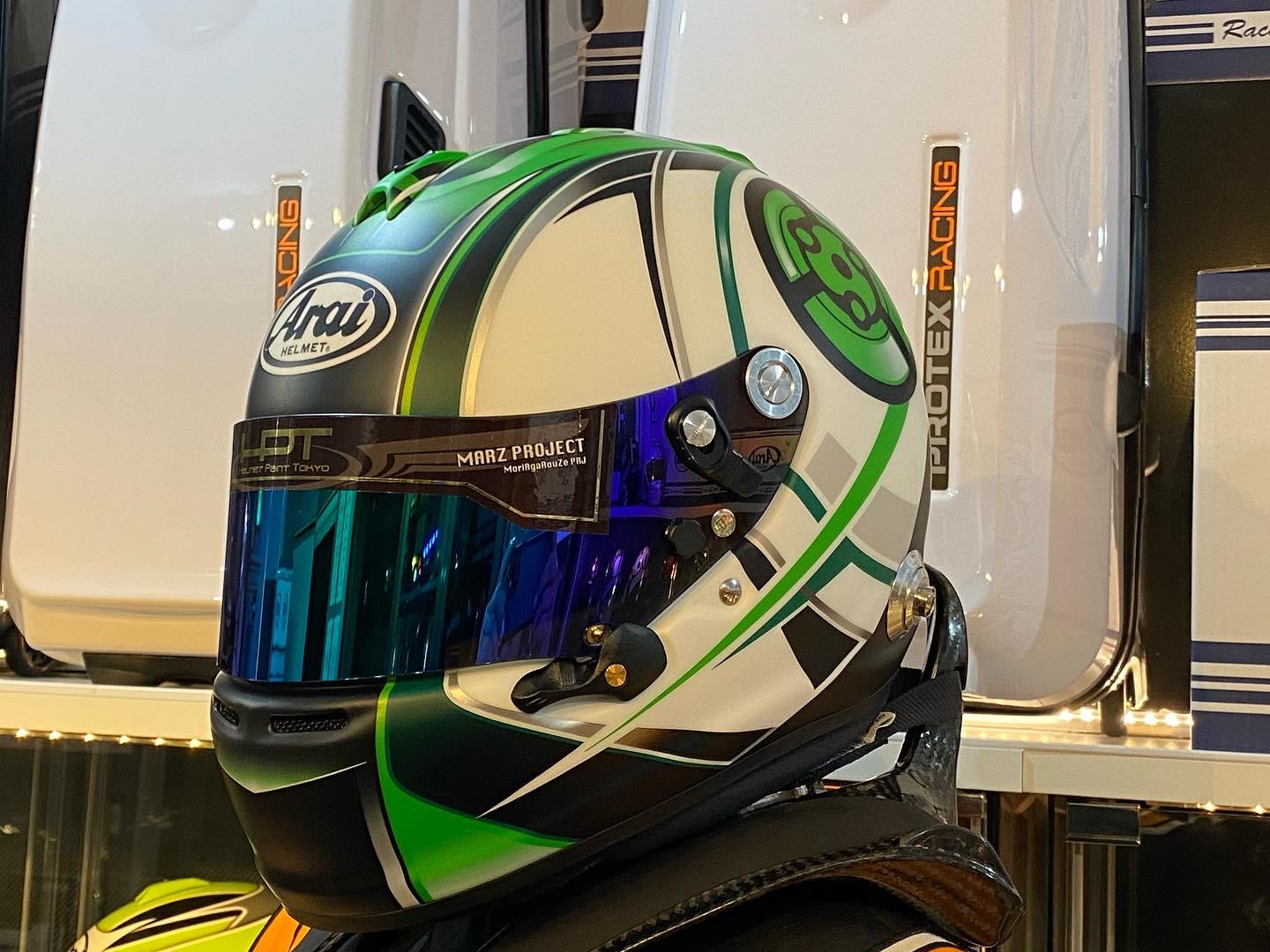 BRIKO 緑色 ヘルメット エアベント付き BRIKO 緑色 ヘルメット