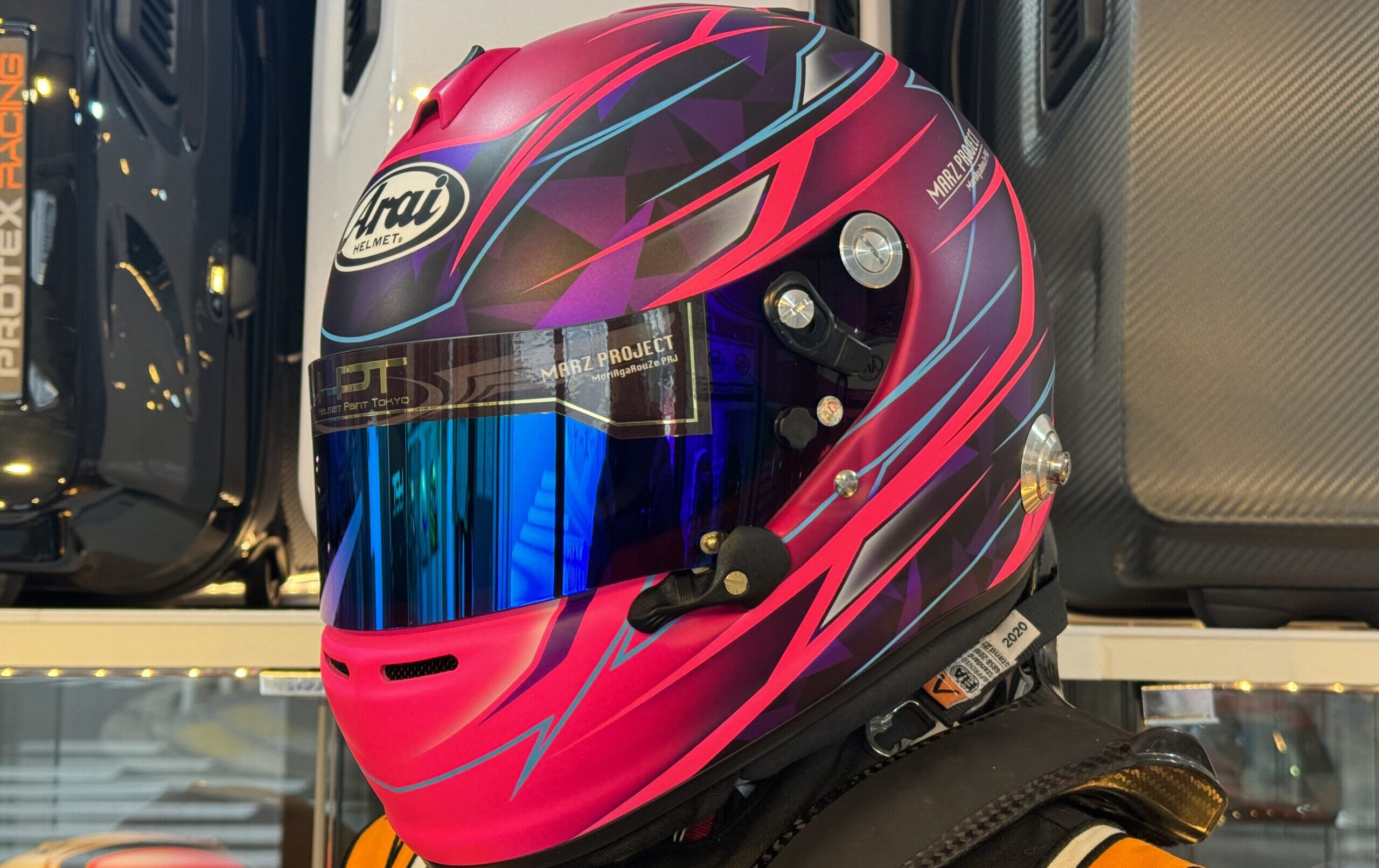 FIA公認モデル ペイントヘルメット Newデザイン | ARAI GP-6S 