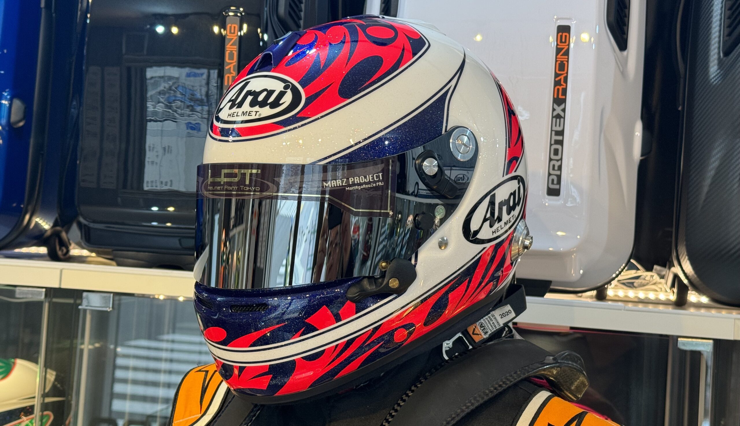 FIA 公認 モデル ペイント ヘルメット New デザイン | ARAI GP-6S 8859 ｜ Helmet Paint TOKYO -  ヘルメットペイント東京