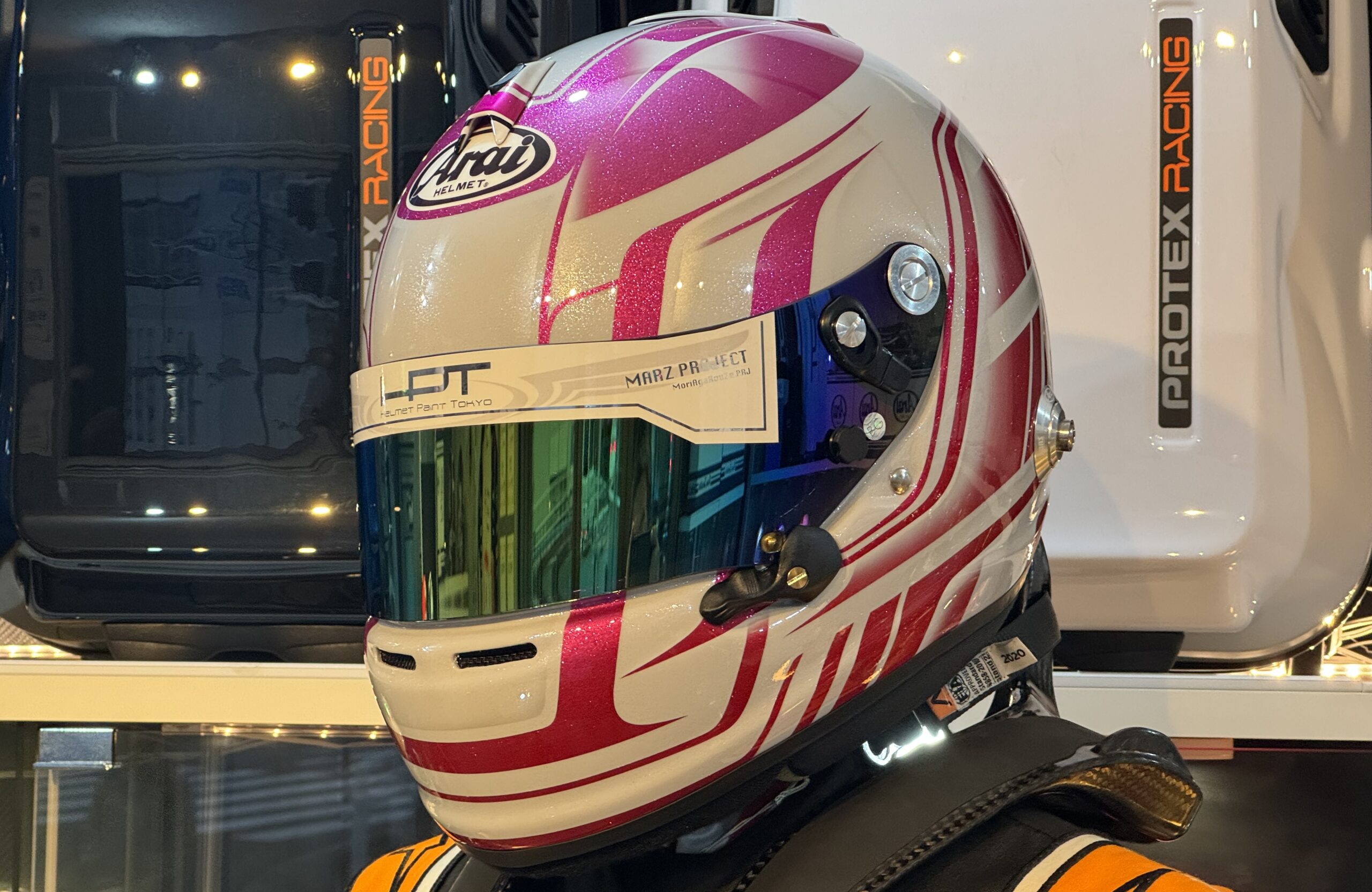 ザクヘッド ディスプレイ用ヘルメット ピンク ザクヘッド ディスプレイ用ヘルメット ピンク