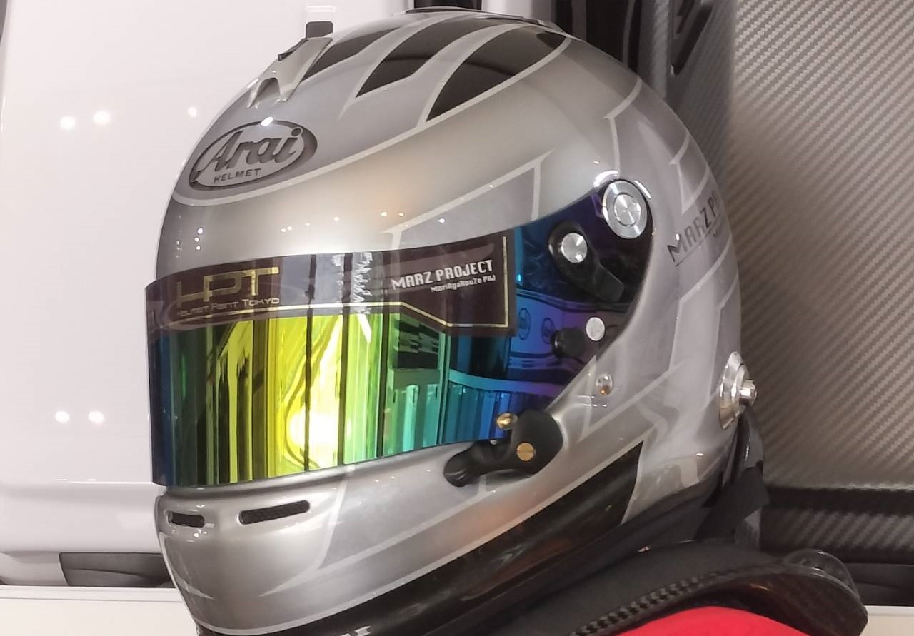 4輪 ヘルメット アライ | ペイント “アルミシルバー×カーボンブラック” ｜ Helmet Paint TOKYO - ヘルメットペイント東京