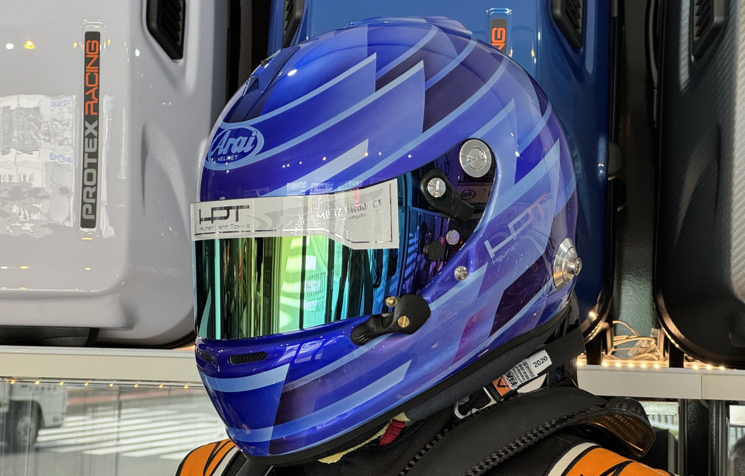 4輪 アライ ヘルメット | ペイント “コバルトブルーグラデーション” ｜ Helmet Paint TOKYO - ヘルメットペイント東京