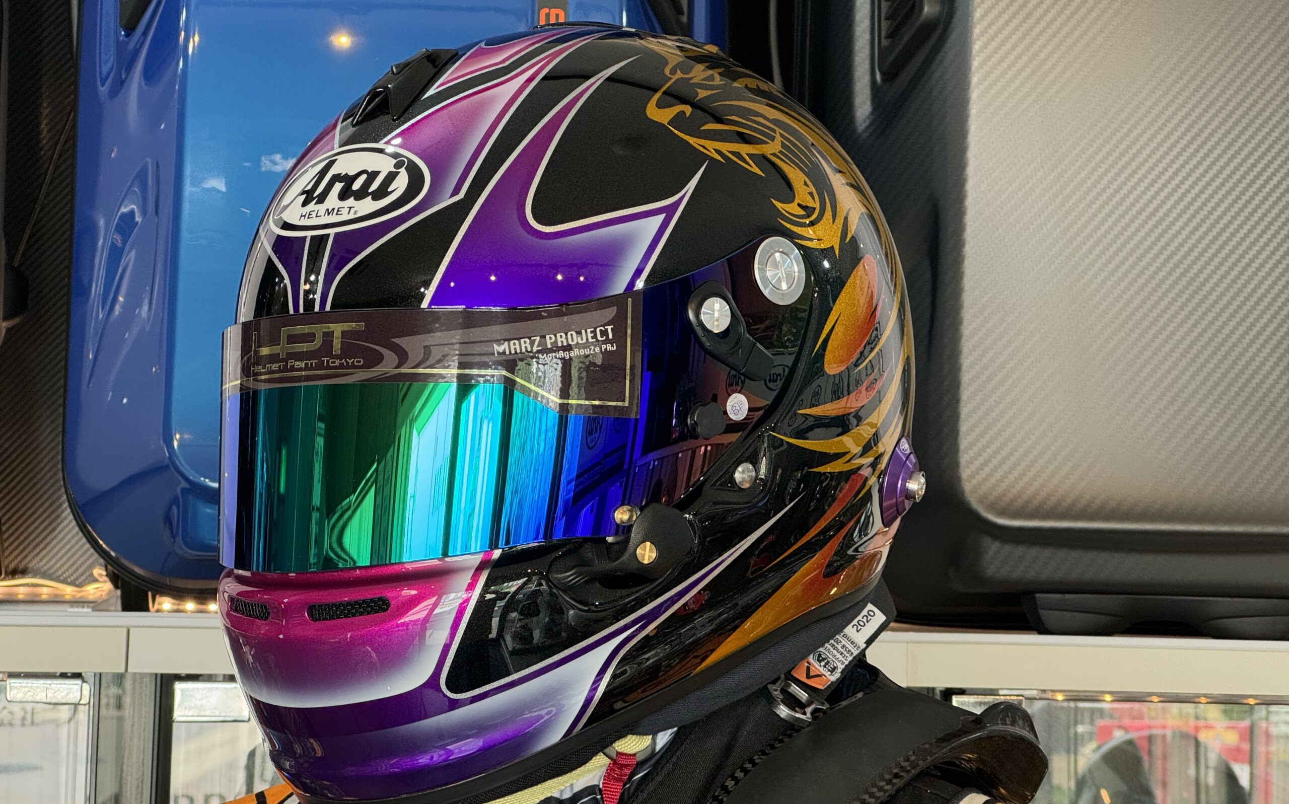 4輪 アライ ヘルメット | ペイント “ブラックメタリック×ロイヤルパープル×ゴールドタイガー” ｜ Helmet Paint TOKYO -  ヘルメットペイント東京