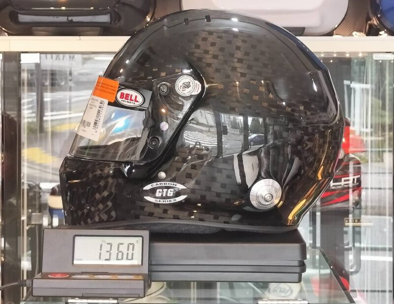 GT6 CARBON 60cm | BELL Helmet 入荷